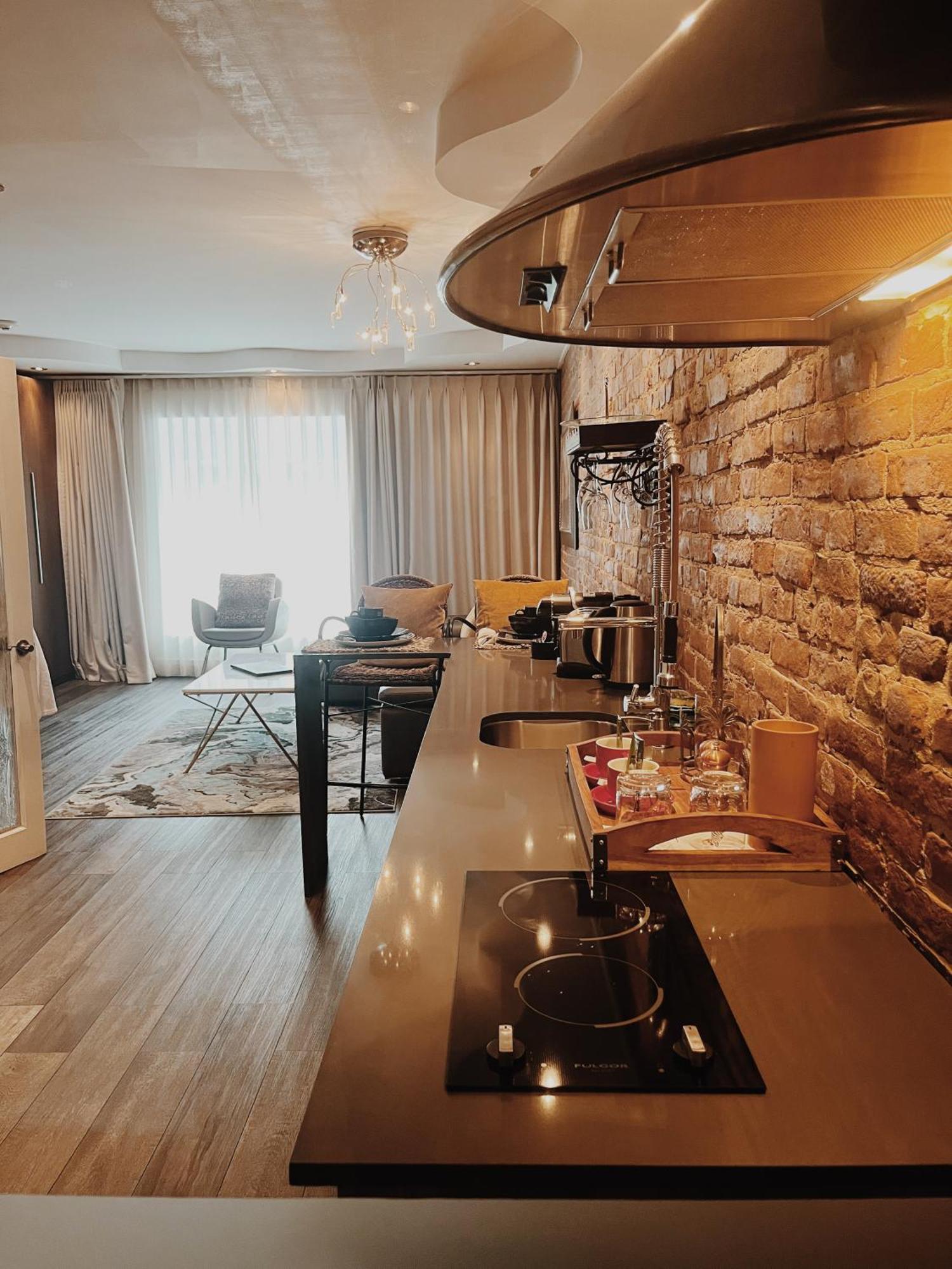 מונטריאול Hotel Kutuma מראה חיצוני תמונה