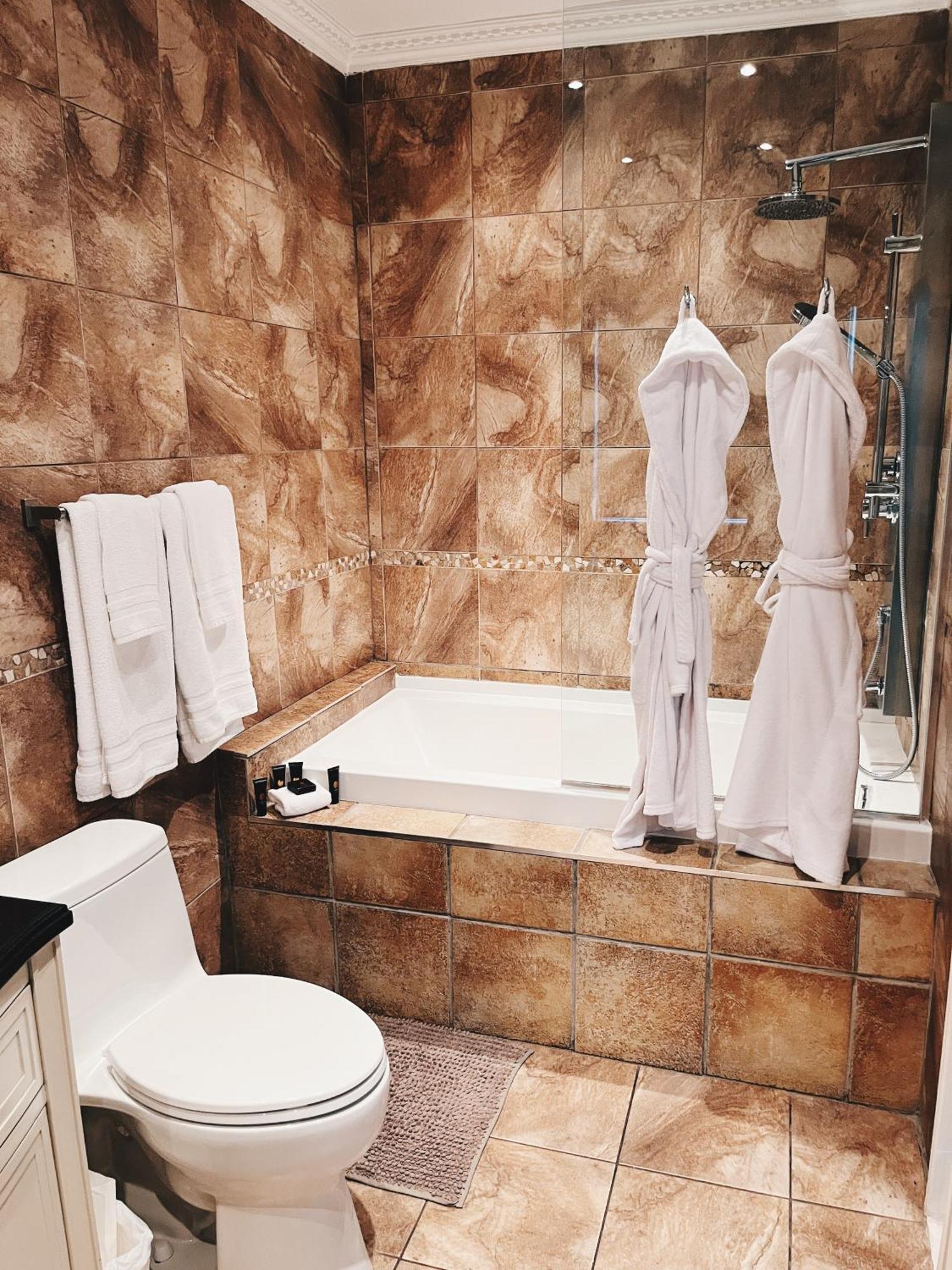מונטריאול Hotel Kutuma מראה חיצוני תמונה